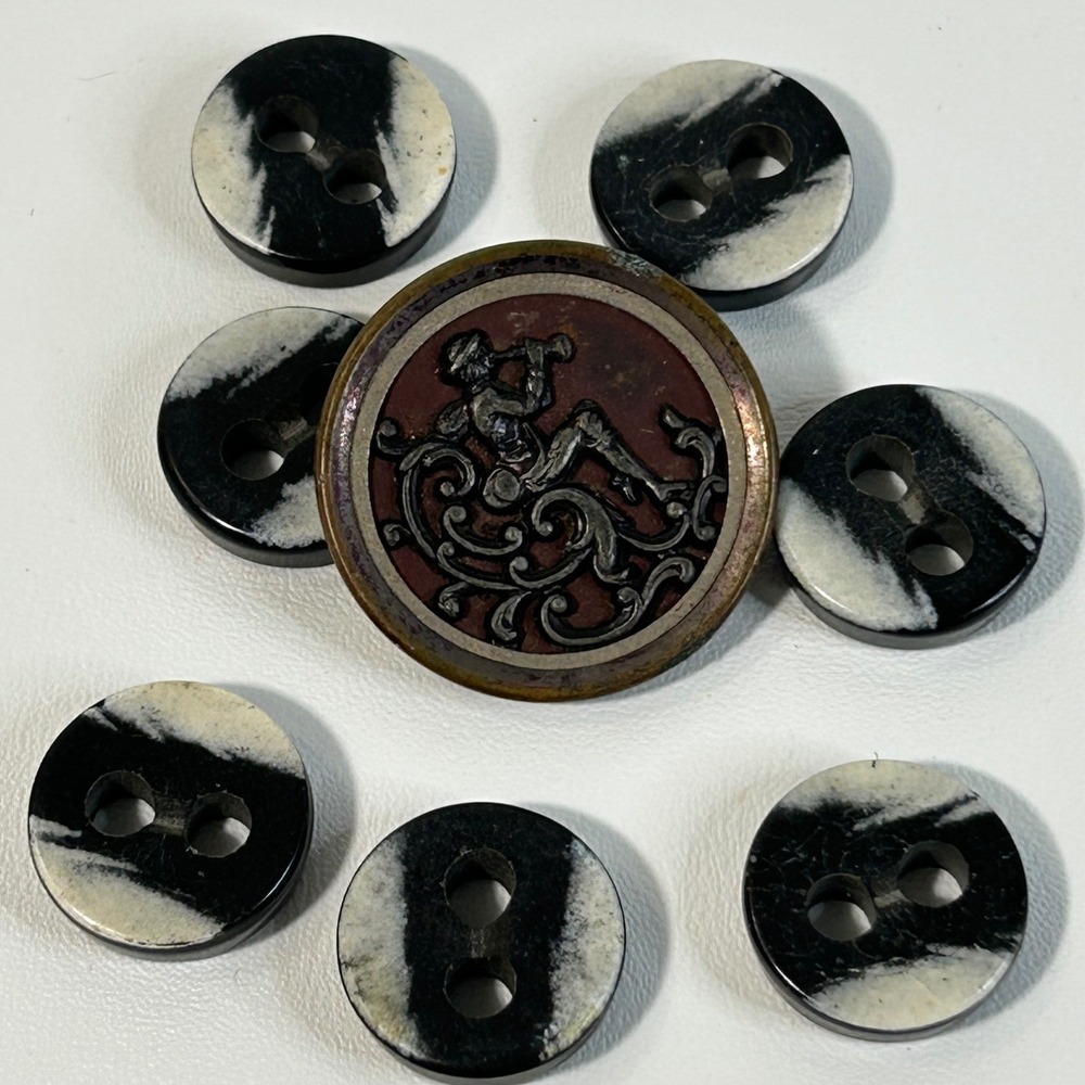 Vintage Mixed Button Lot Ornate Flute Player Focal Black White Marbled‎ 8pc Set